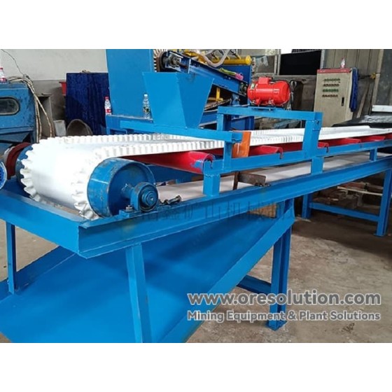 Pintu Air Bergetar yang Ditangguhkan dengan Karpet